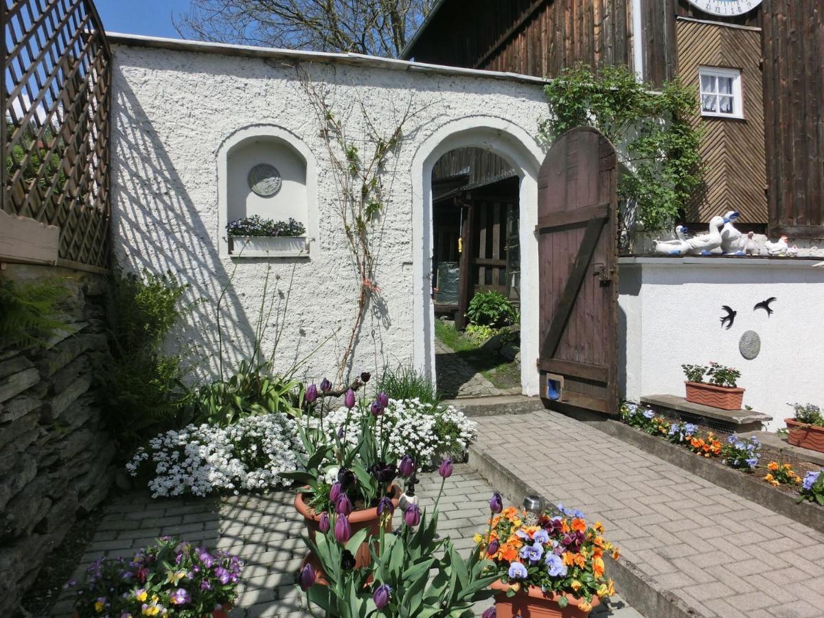 Apartment In Thuringian Forest With Garden Oberweißbach Exteriör bild