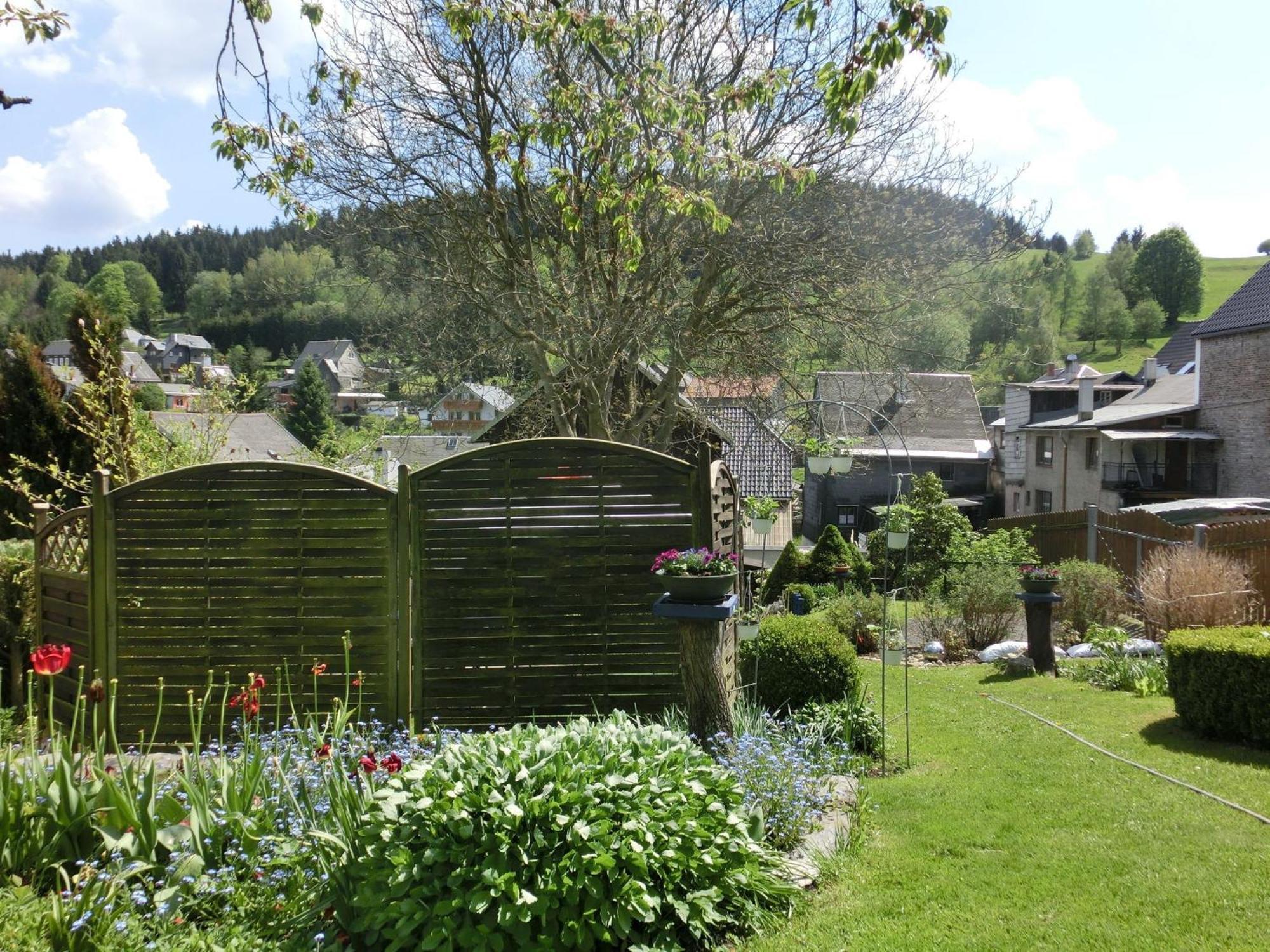Apartment In Thuringian Forest With Garden Oberweißbach Exteriör bild